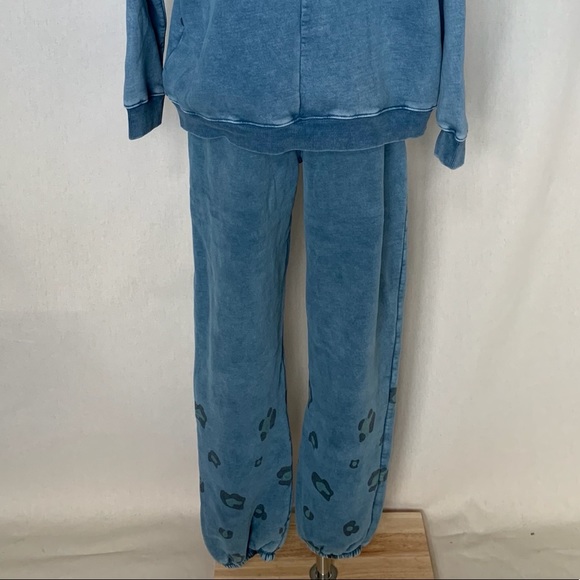 Leopard Lounge Set - Picture 4 of 4